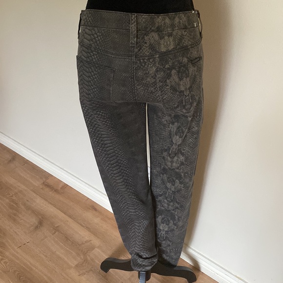 Hudson Jeans Nico Super Skinny Mid-Rise Snakeskin Print Jeans - Picture 6 of 16